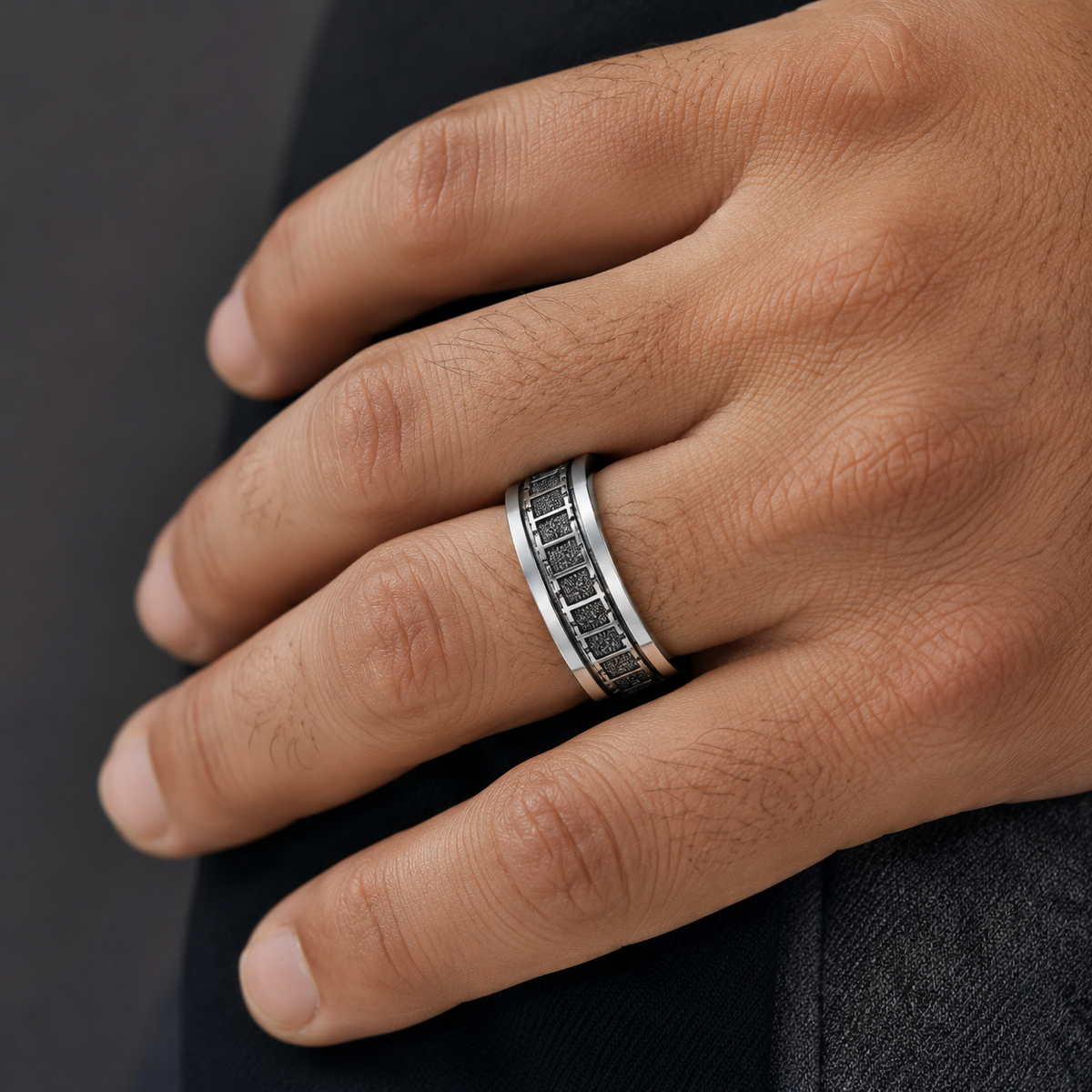Anillo Emaús | Acero Inoxidable — Él Camina Contigo