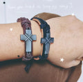 Pulsera Cruz Cuero — Rut & Noemí