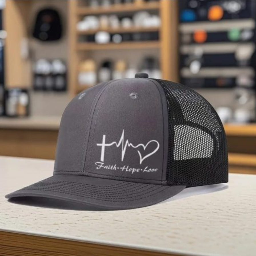 🧢 Jockey Cristiano “Faith • Hope • Love” – Edición Premium