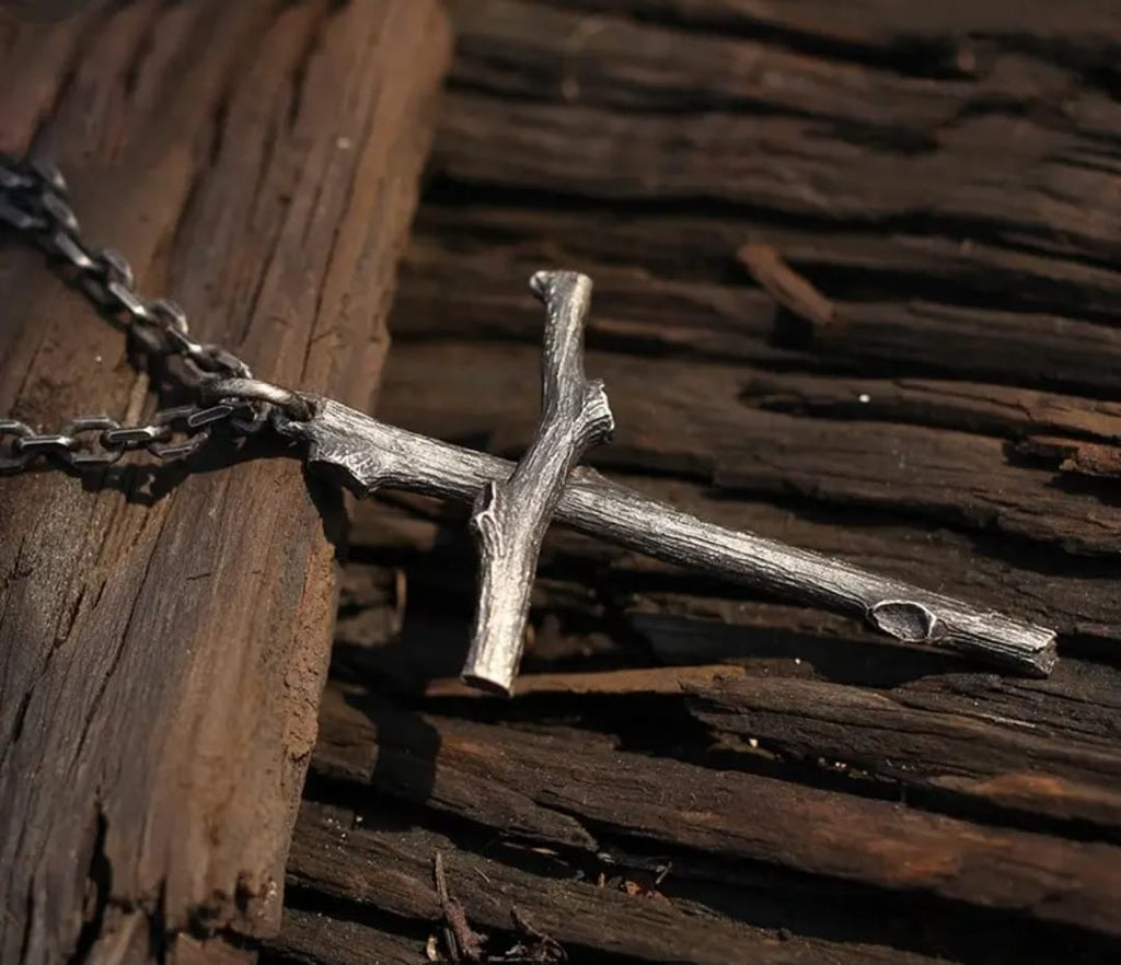 Collar Apolos | Cruz de Madera y Acero — Raíces de Fe ✝️🌱