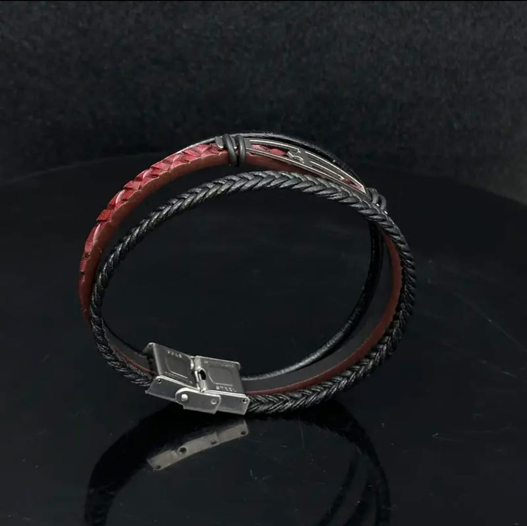 Pulsera Cruz Cuero Trenzado — Zaquéo