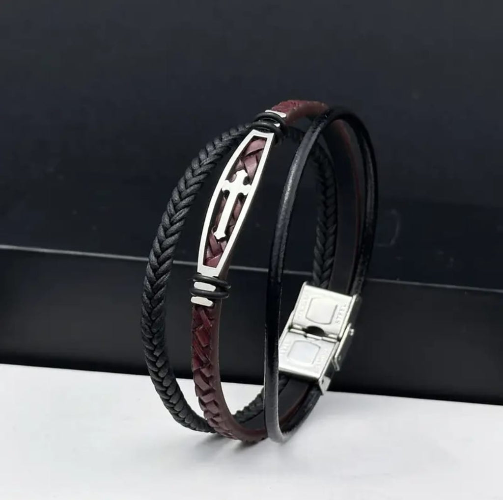 Pulsera Cruz Cuero Trenzado — Zaquéo