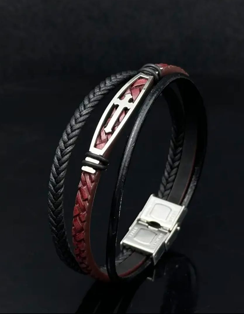 Pulsera Cruz Cuero Trenzado — Zaquéo