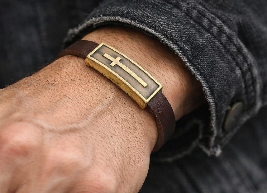 Pulsera Cuero Dorado — Melchor