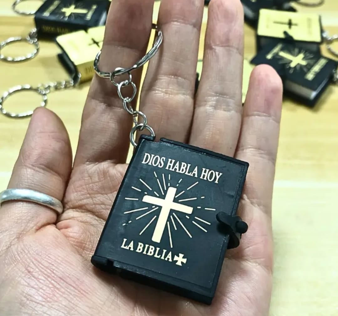 llavero de Biblia