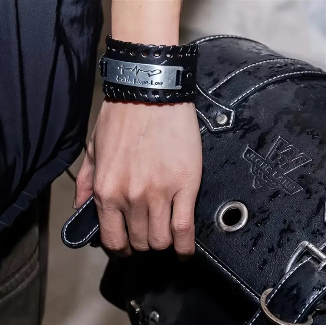 Pulsera Faith Hope Love — 1 Corintios 13