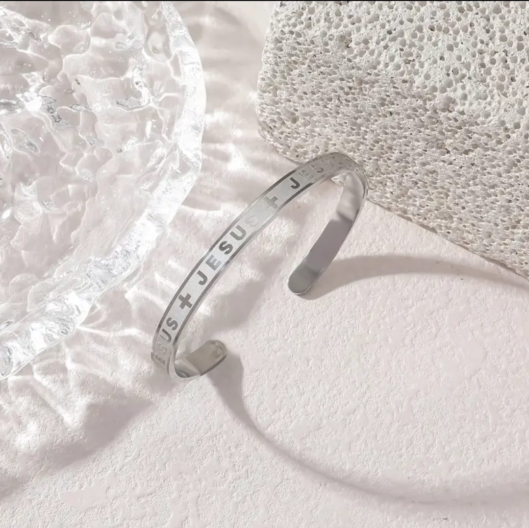 ✝️ Pulsera JESÚS – Un recordatorio de fe en cada instante ✝️