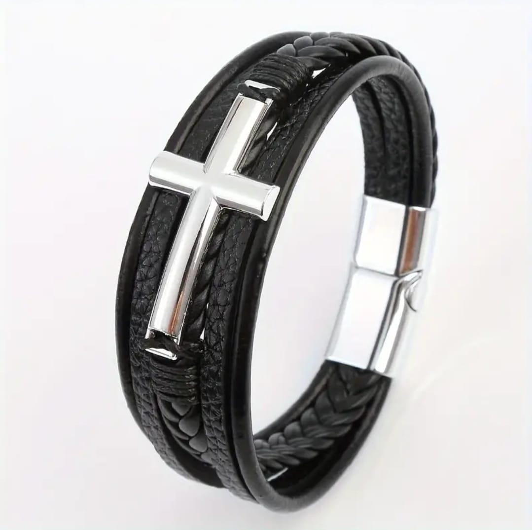 Pulsera Cruz Cuero Multicapa — Silas