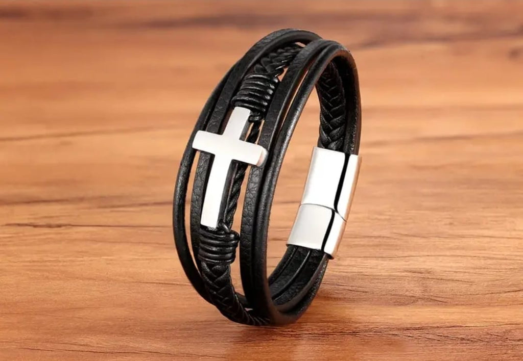 Pulsera Cruz de Fe “Victoria” – Cuero Negro Premium