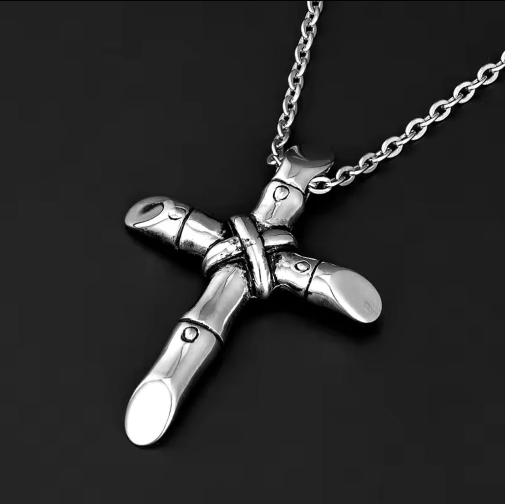 Collar Dimas | Cruz de Clavos en Acero — Sacrificio y Redención ✝️