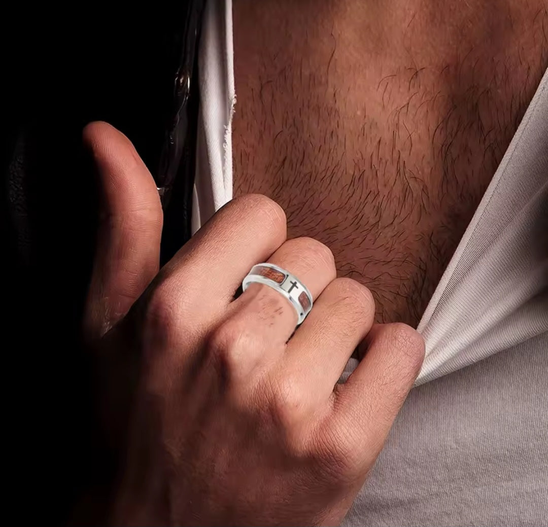 Anillo Antioquía | Acero, Madera y Cruz — Identidad en Cristo