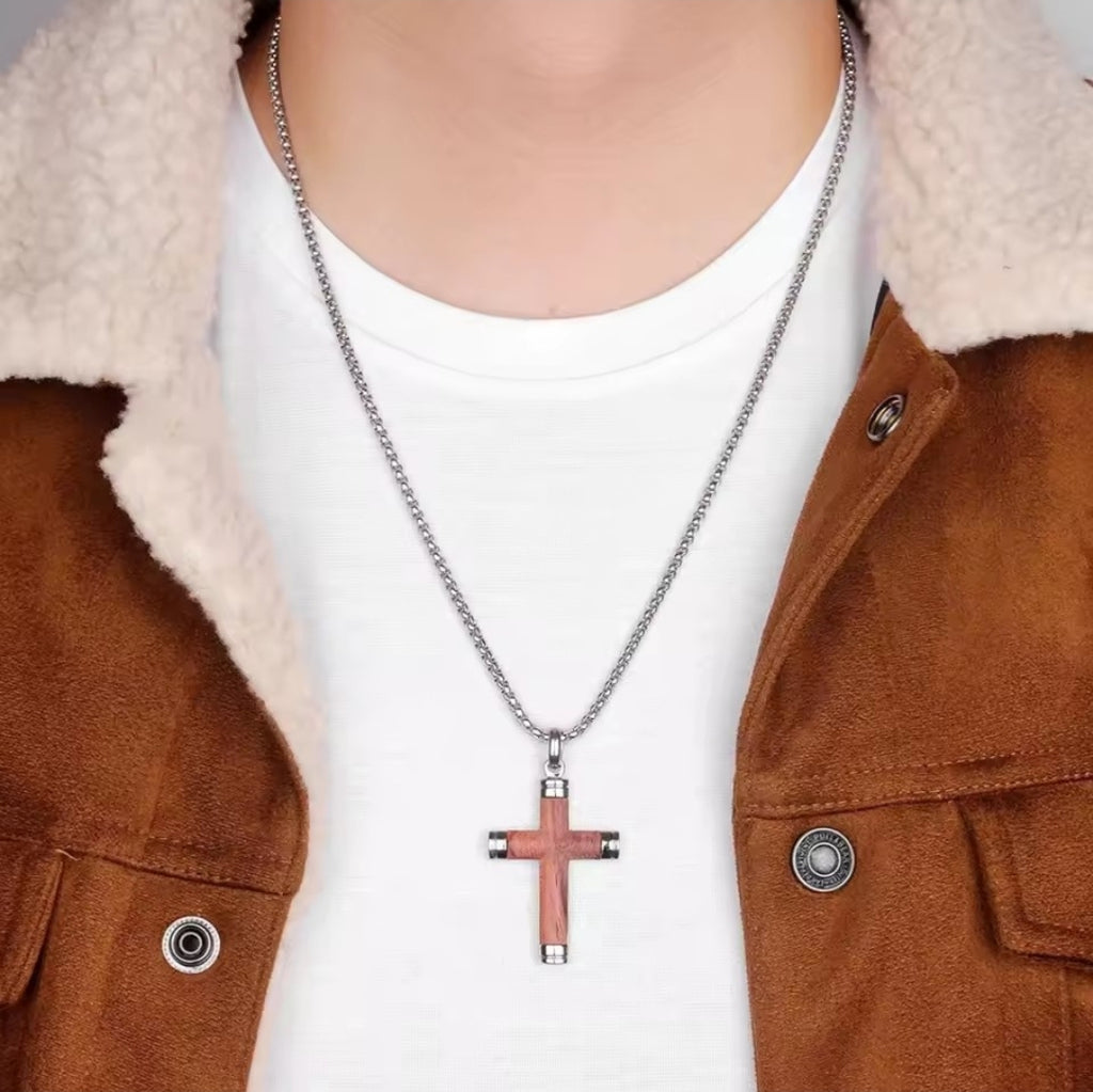 Collar Benaía | Cruz de Acero y Madera — Sé Tú Mi Fortaleza ✝️
