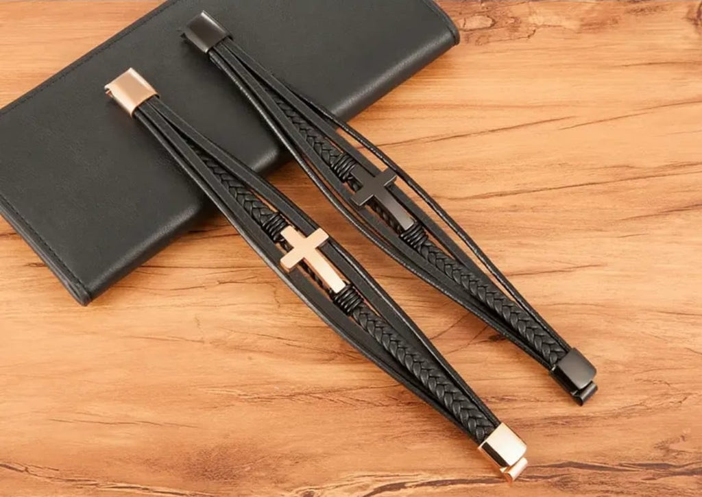 Pulsera Cruz de Fe “Victoria” – Cuero Negro Premium