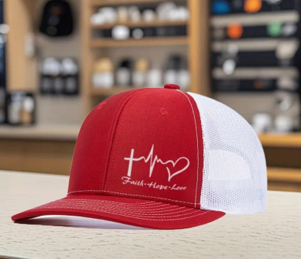 🧢 Jockey Cristiano “Faith • Hope • Love” – Edición Premium