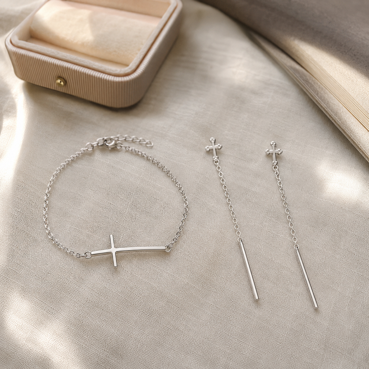 Pulsera Loida y par de aros de cruz en Plata 925 del Pack Legado de Fe
