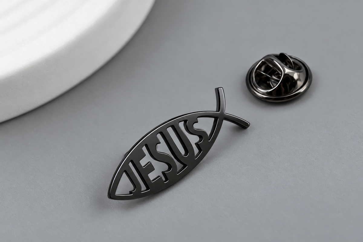 Pin cristiano Ichthys Jesús color negro de acero inoxidable