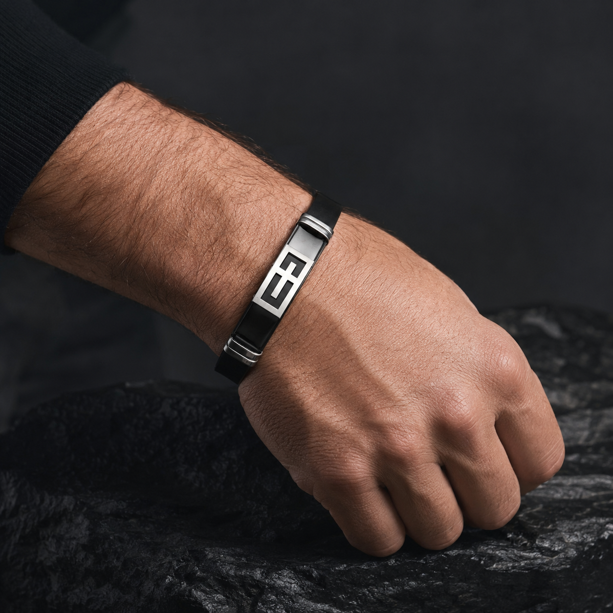 Pulsera Barac puesta en muñeca de hombre