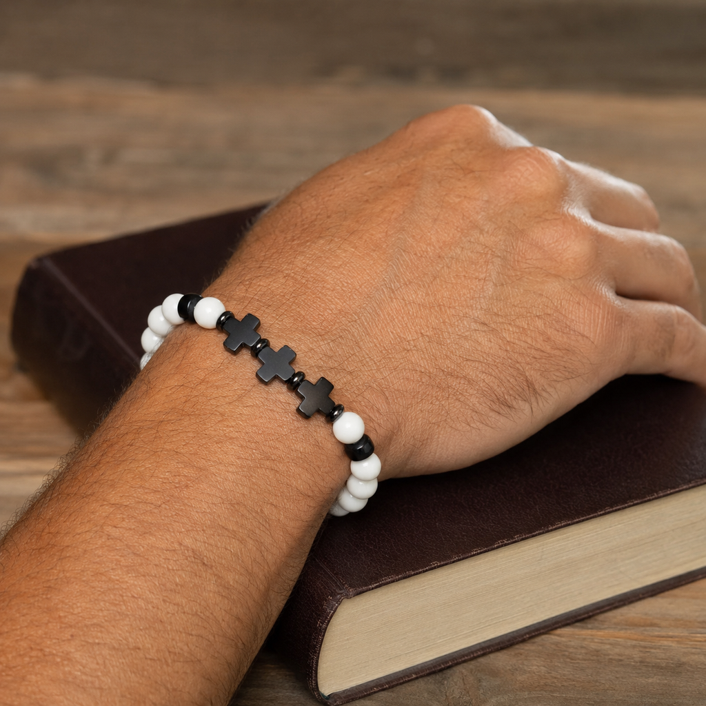 Pulsera Samuel puesta en muñeca de hombre