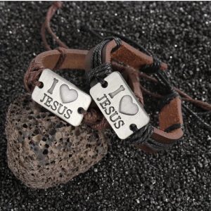 Pulsera “I ❤️ JESUS” en Cuero Trenzado — Tu Amor por Él, Visible en Cada Paso