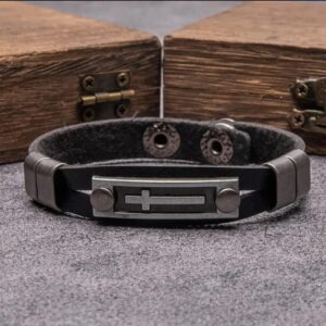 Pulsera Cuero Premium “Fortaleza de Fe”